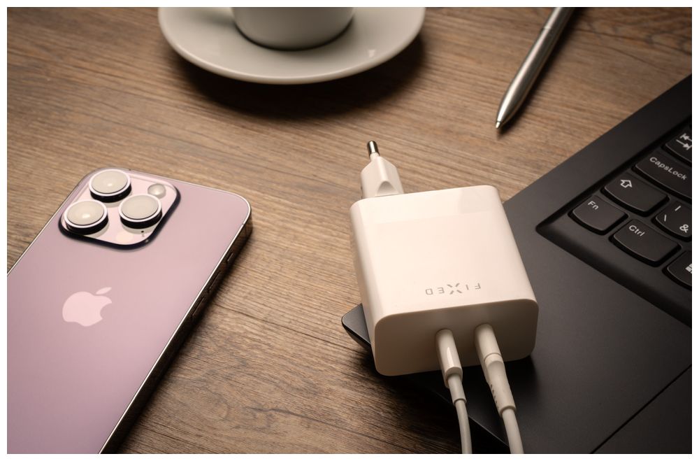 Síťová nabíječka FIXED s 2x USB-C výstupem, podpora PD, 65W, bílá